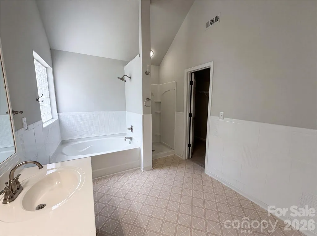 4024 Fifendrum Lane Charlotte NC 28216