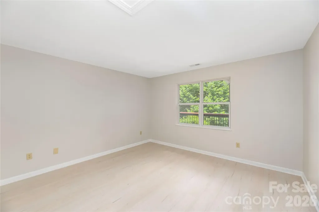 409 Carlyle Way Asheville NC 28803