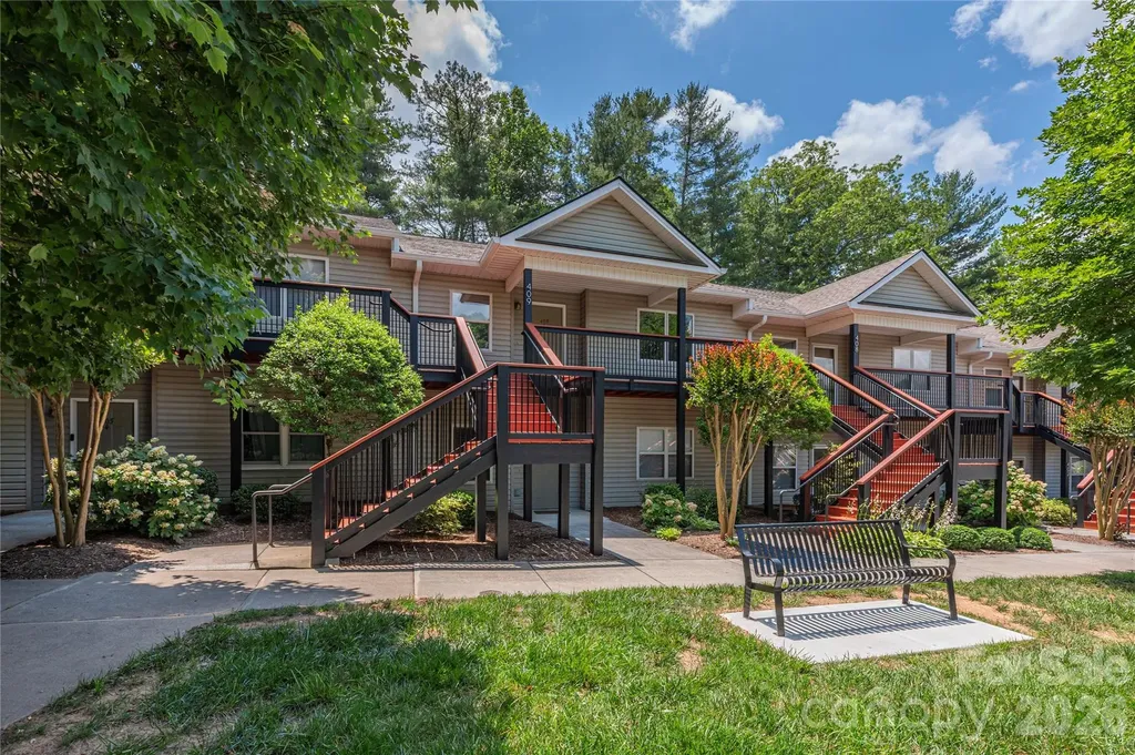 409 Carlyle Way Asheville NC 28803