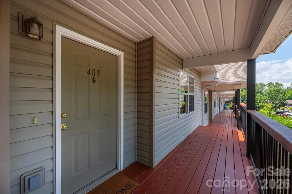 409 Carlyle Way Asheville NC 28803