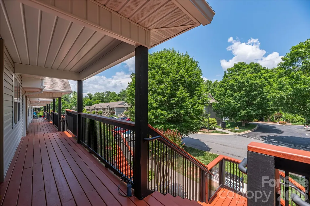 409 Carlyle Way Asheville NC 28803