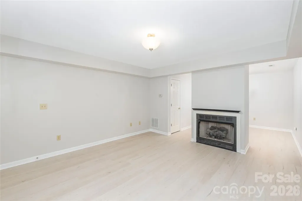 409 Carlyle Way Asheville NC 28803