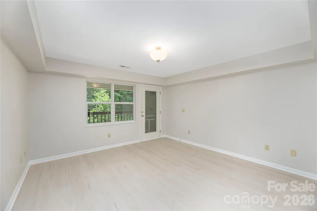 409 Carlyle Way Asheville NC 28803