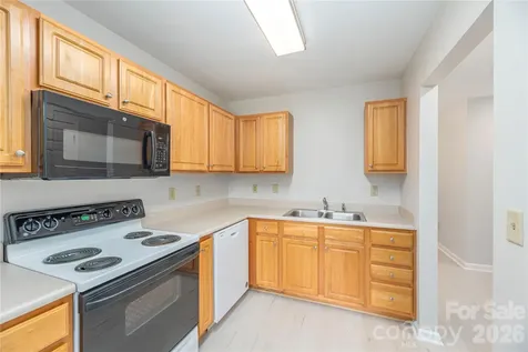 409 Carlyle Way Asheville NC 28803