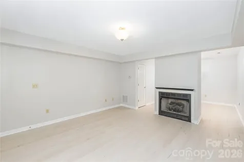 409 Carlyle Way Asheville NC 28803