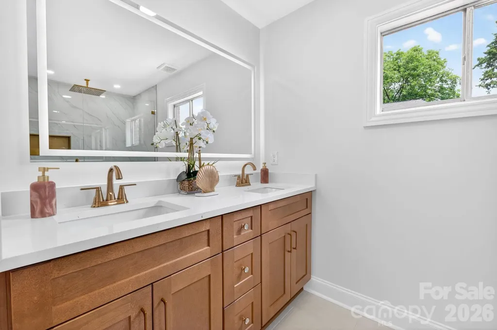 1434 Waddell Street Charlotte NC 28216