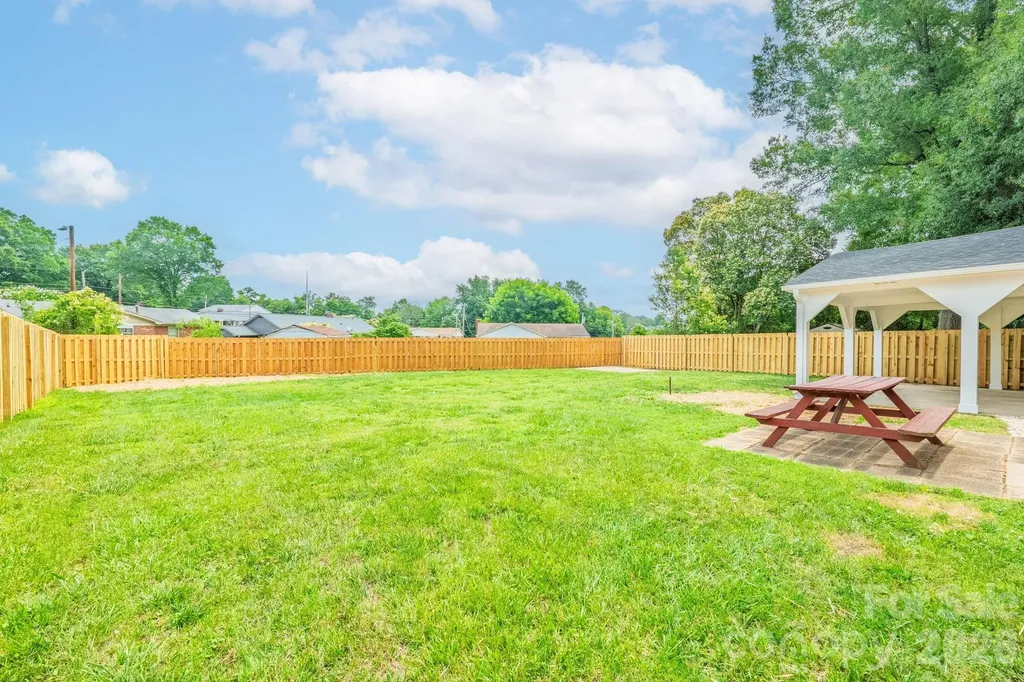 1434 Waddell Street Charlotte NC 28216