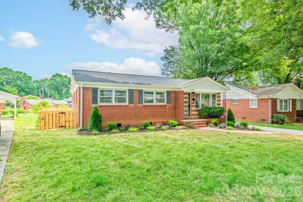 1434 Waddell Street Charlotte NC 28216