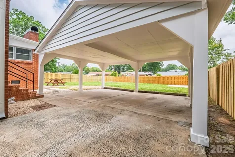 1434 Waddell Street Charlotte NC 28216