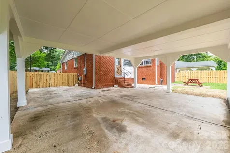 1434 Waddell Street Charlotte NC 28216