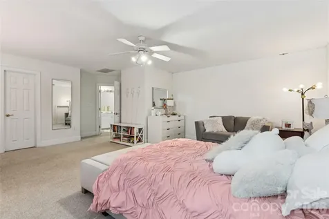 6784 Lynrose Court Charlotte NC 28226