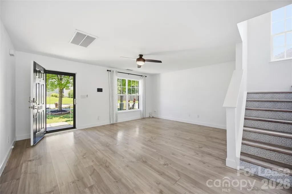 8502 Appledale Drive Charlotte NC 28262