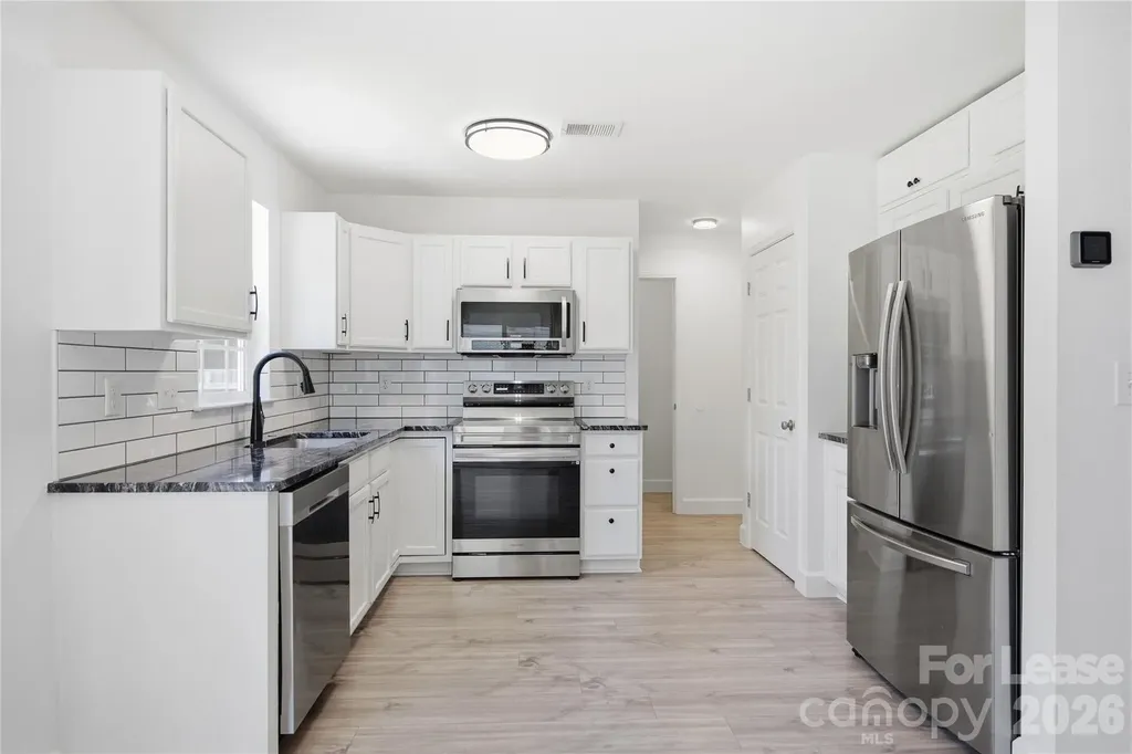 8502 Appledale Drive Charlotte NC 28262