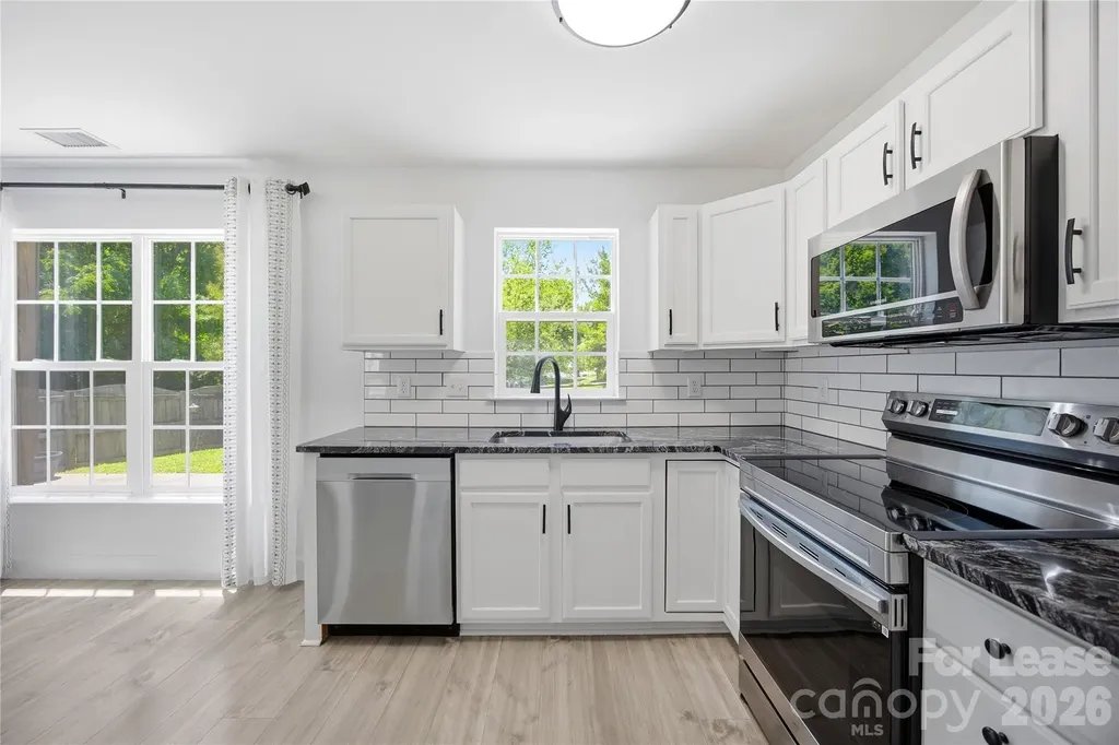 8502 Appledale Drive Charlotte NC 28262