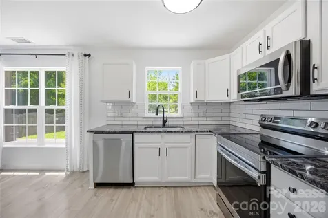 8502 Appledale Drive Charlotte NC 28262
