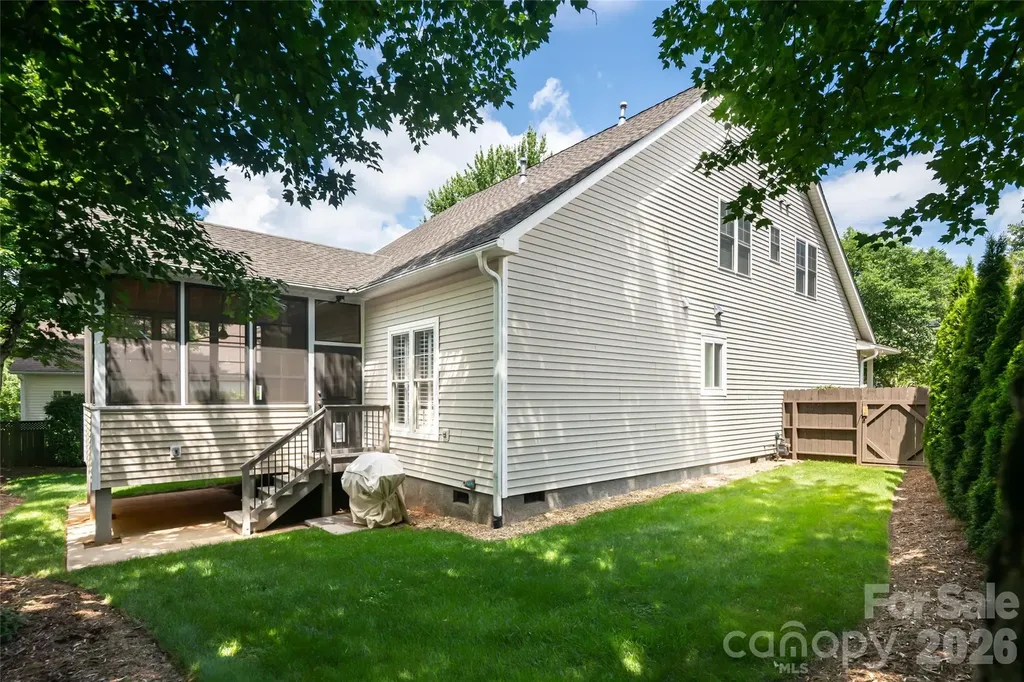 1328 Heathbrook Circle Asheville NC 28803