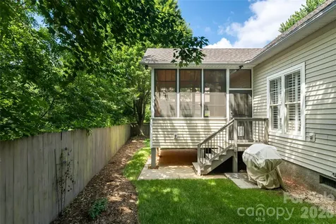 1328 Heathbrook Circle Asheville NC 28803