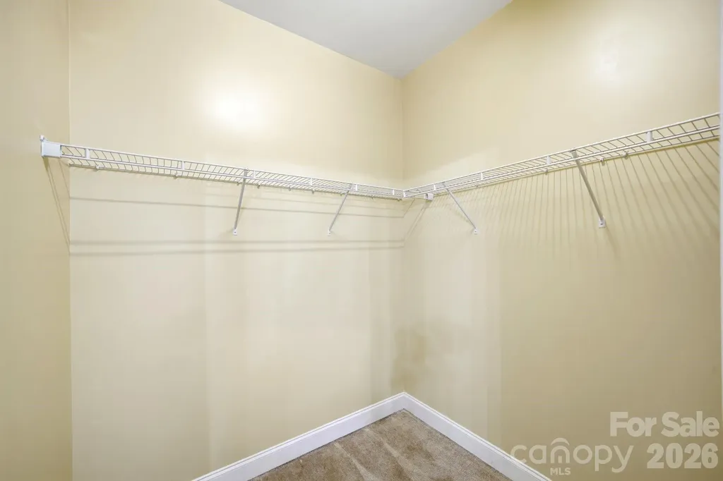 423 Knothole Lane Charlotte NC 28214