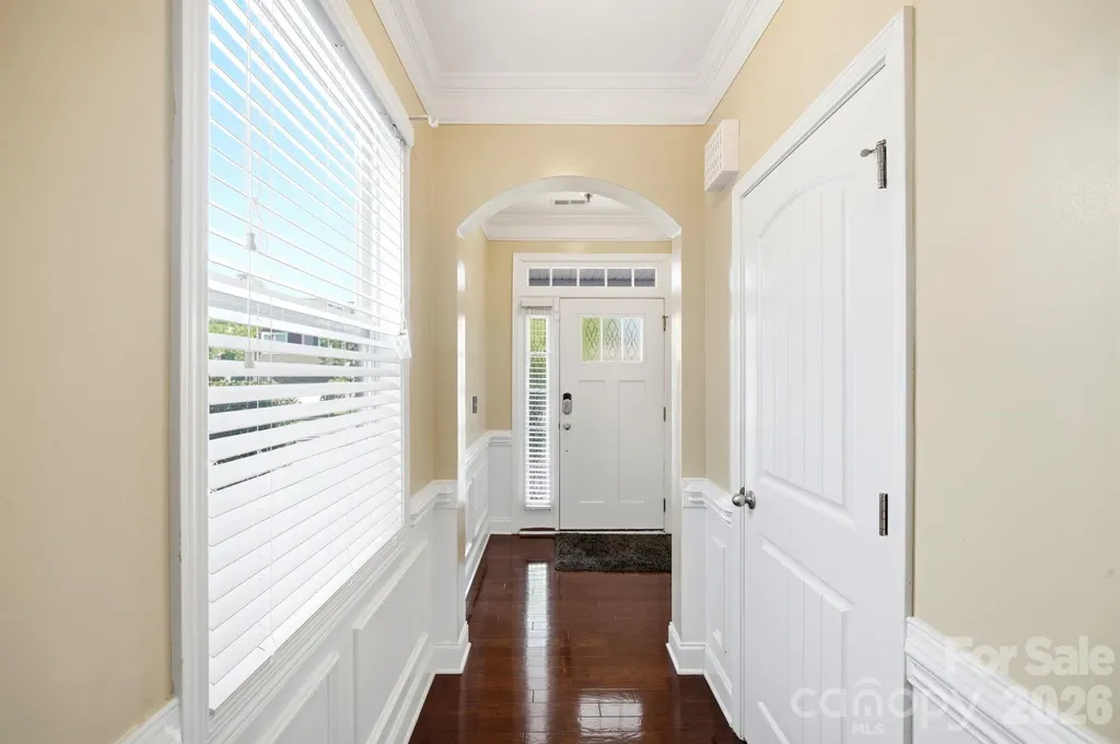 423 Knothole Lane Charlotte NC 28214