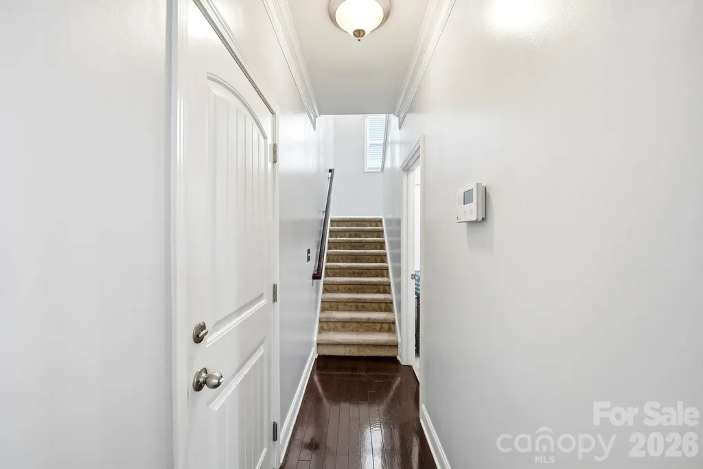423 Knothole Lane Charlotte NC 28214