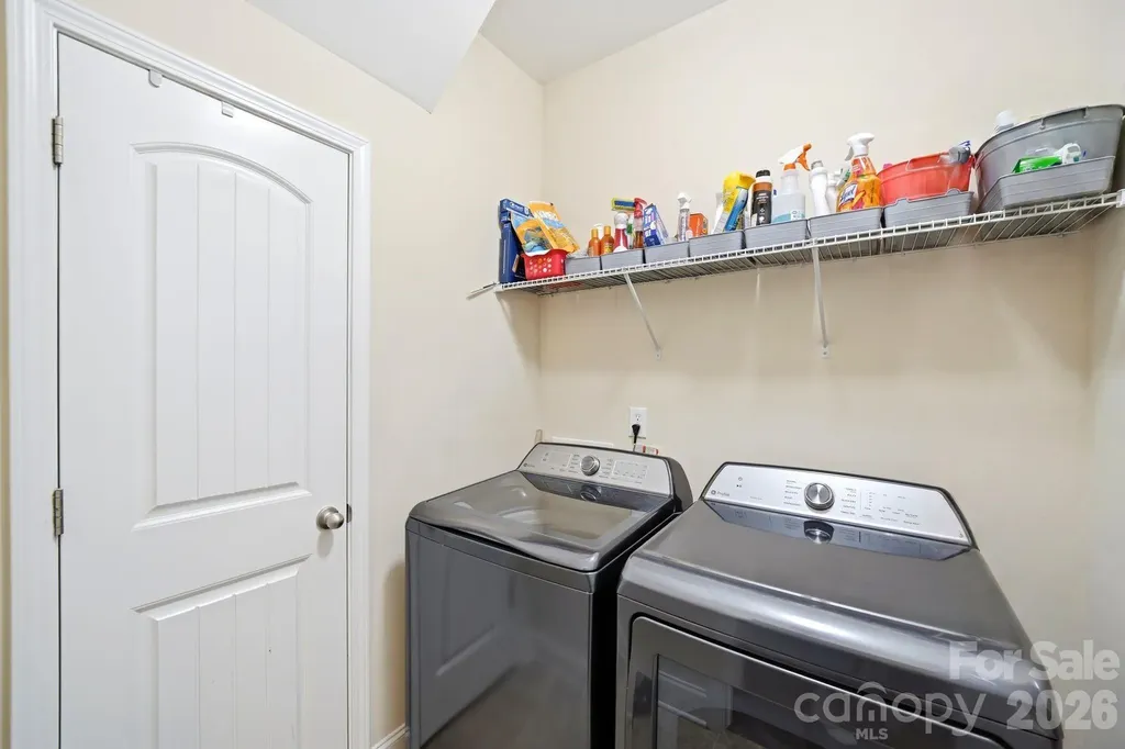423 Knothole Lane Charlotte NC 28214