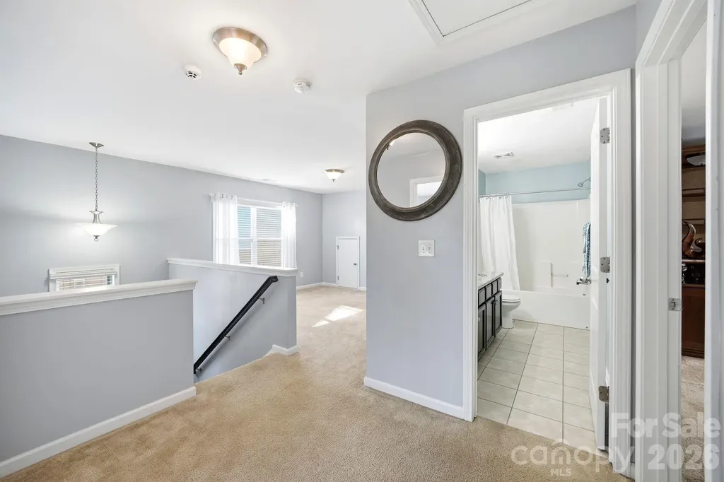 423 Knothole Lane Charlotte NC 28214