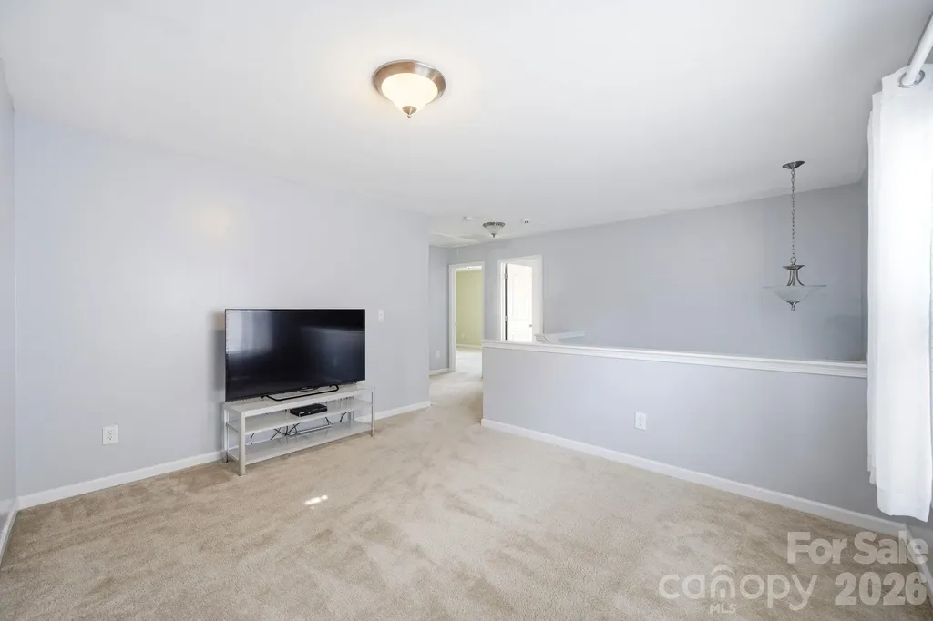 423 Knothole Lane Charlotte NC 28214