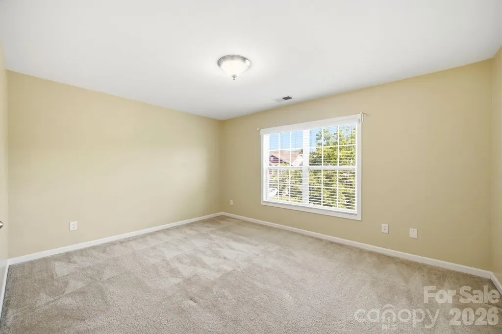 423 Knothole Lane Charlotte NC 28214