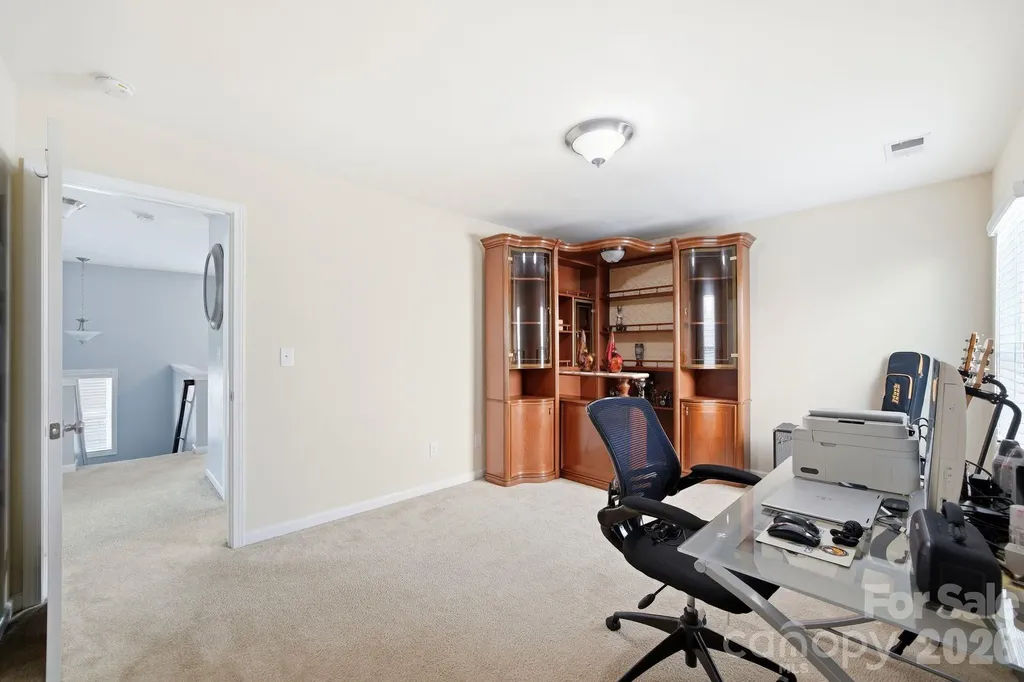 423 Knothole Lane Charlotte NC 28214