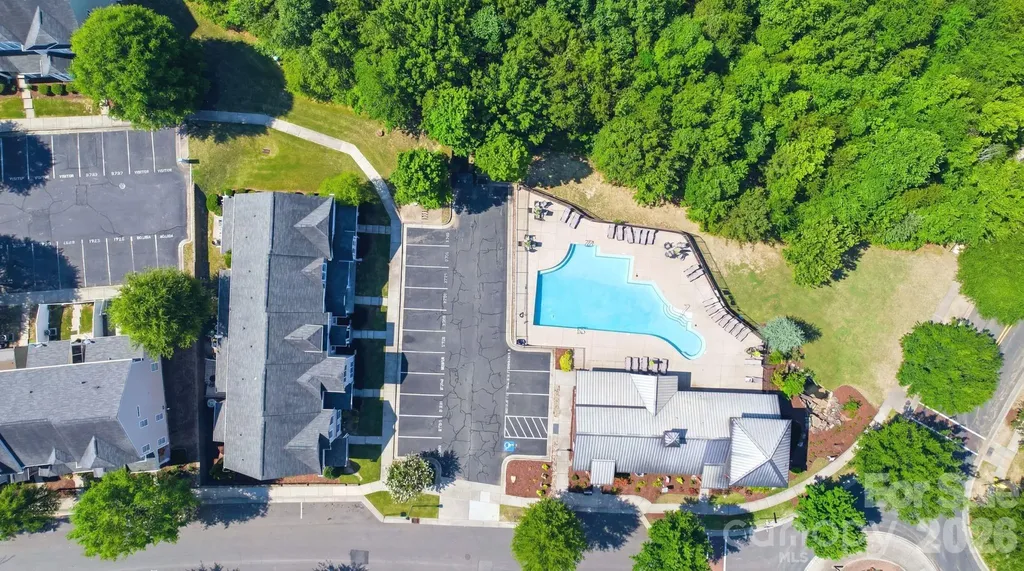 423 Knothole Lane Charlotte NC 28214