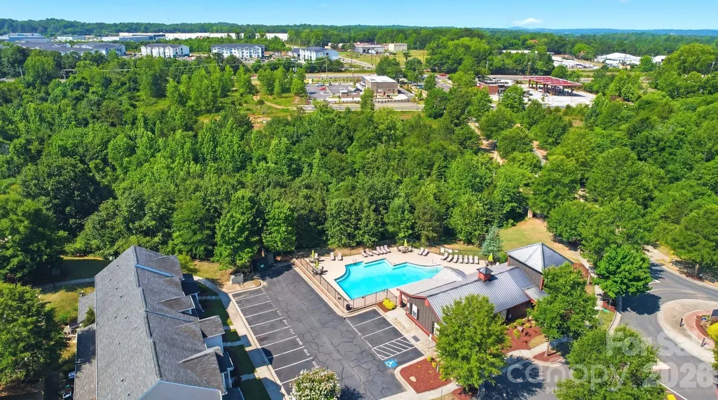423 Knothole Lane Charlotte NC 28214