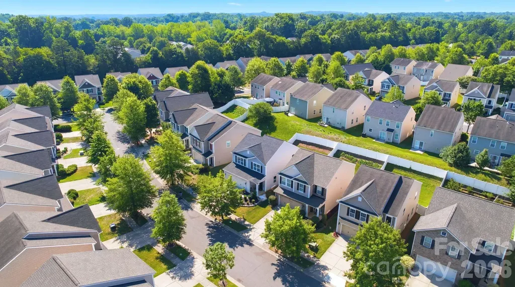 423 Knothole Lane Charlotte NC 28214
