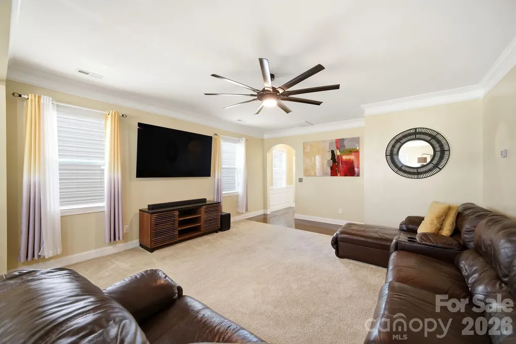 423 Knothole Lane Charlotte NC 28214
