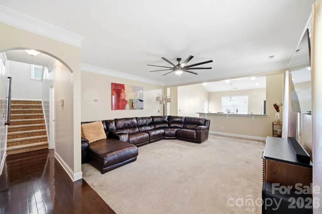 423 Knothole Lane Charlotte NC 28214