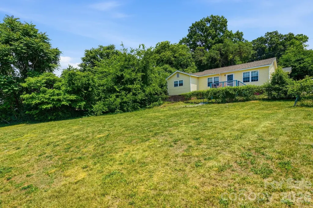 412 W Davidson Avenue Gastonia NC 28052