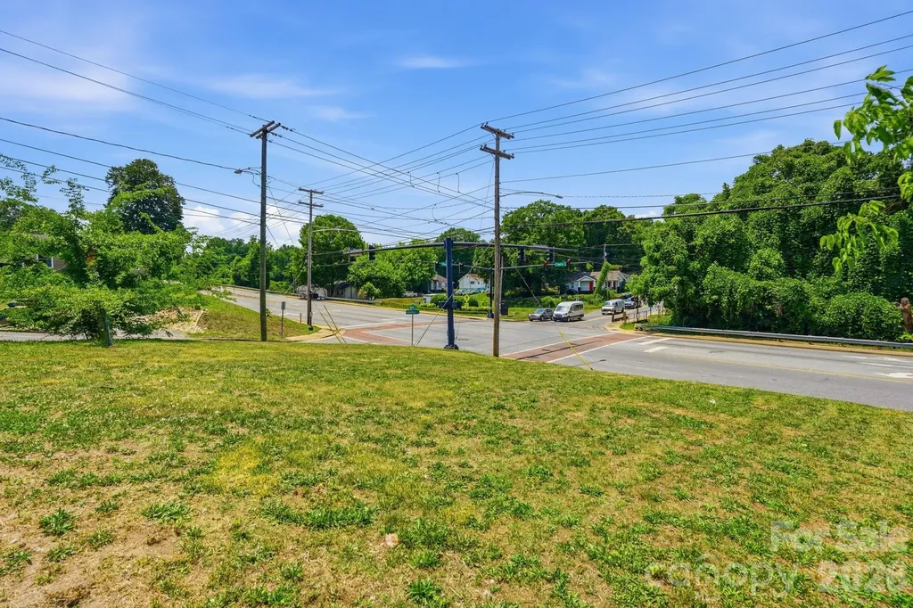 412 W Davidson Avenue Gastonia NC 28052