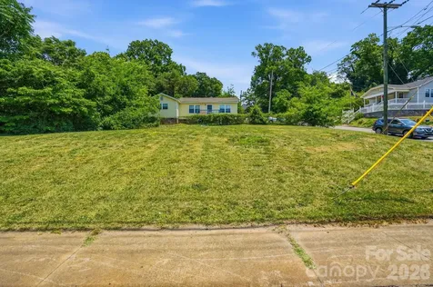 412 W Davidson Avenue Gastonia NC 28052