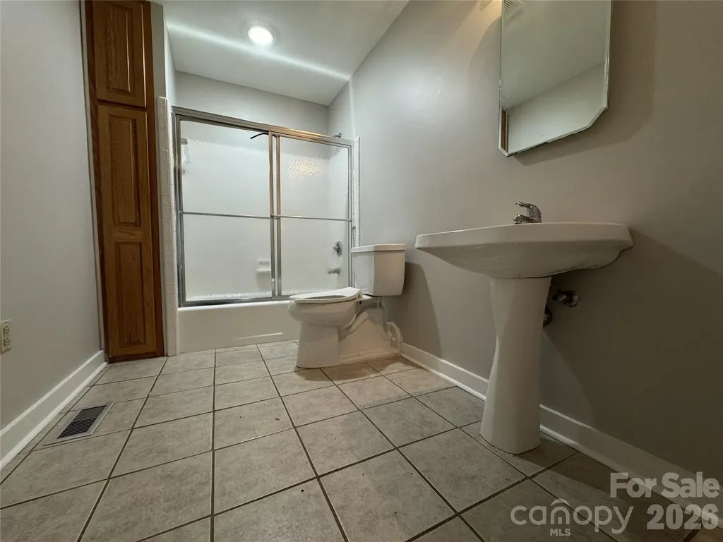 7825 Plott Road Charlotte NC 28215