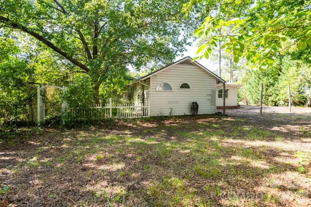 1809 Manteo Street Fayetteville NC 28303