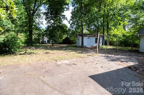1809 Manteo Street Fayetteville NC 28303
