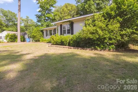 1809 Manteo Street Fayetteville NC 28303
