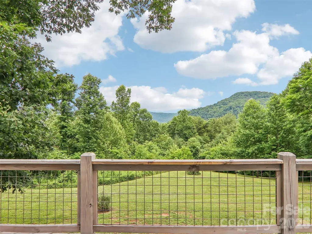 77 Willow Stone Way Hendersonville NC 28792