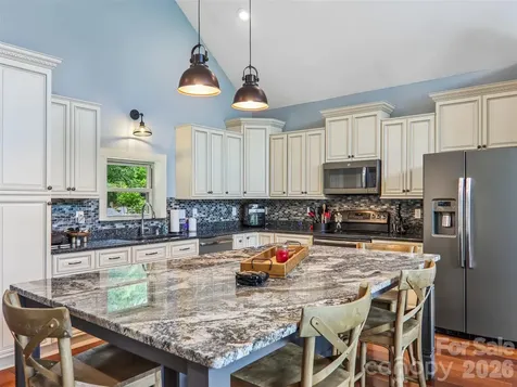 77 Willow Stone Way Hendersonville NC 28792