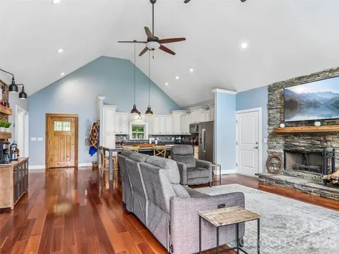77 Willow Stone Way Hendersonville NC 28792