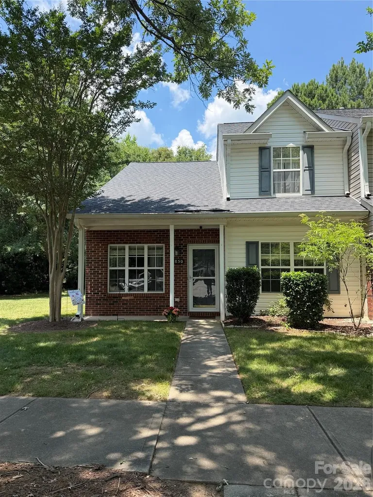 2850 Mayer House Court Charlotte NC 28214