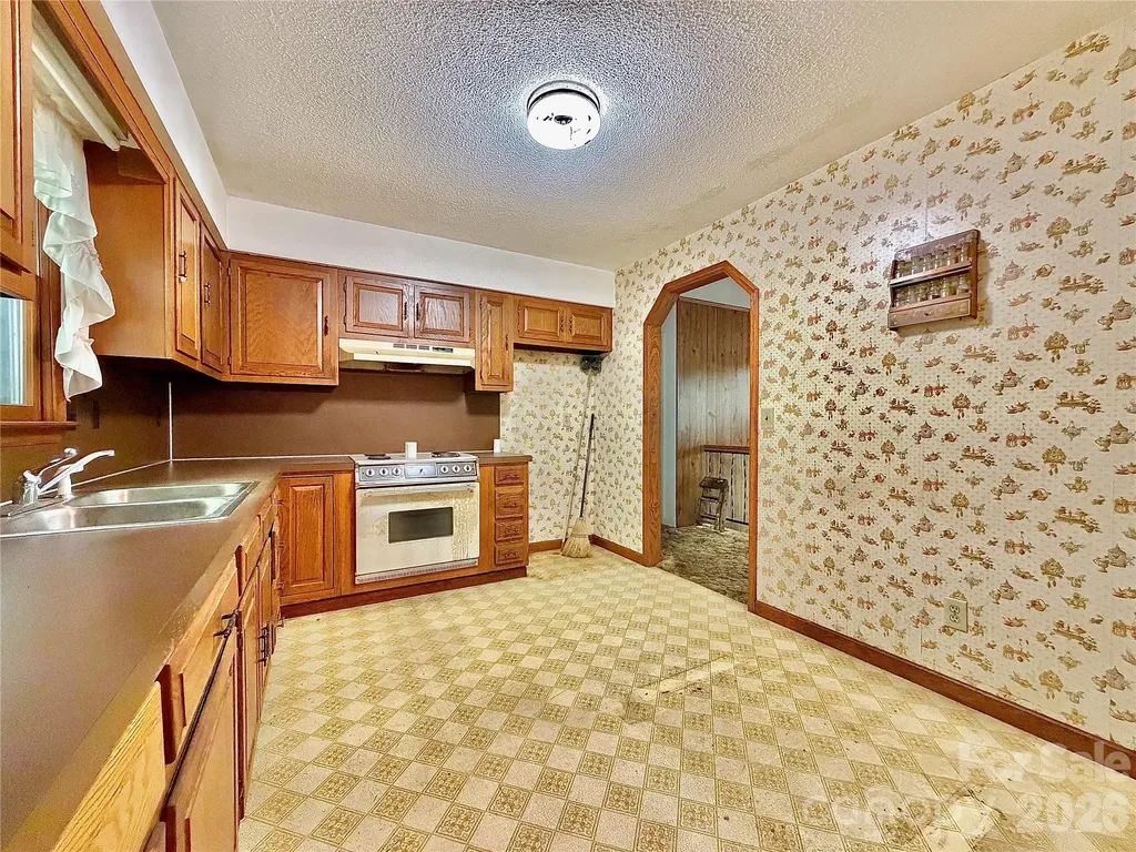 185 Dulaney Drive Nebo NC 28761