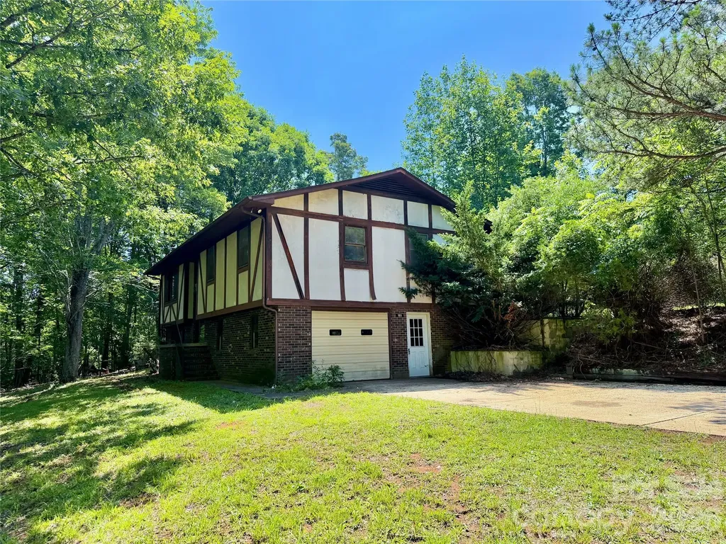 185 Dulaney Drive Nebo NC 28761