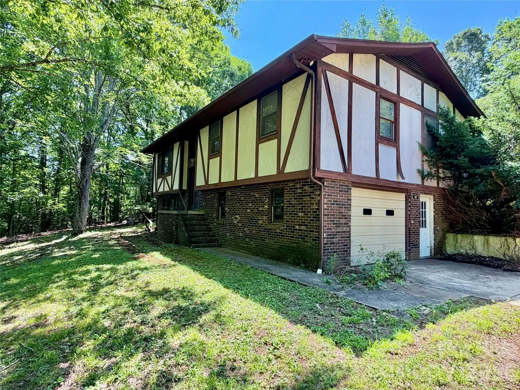 185 Dulaney Drive Nebo NC 28761
