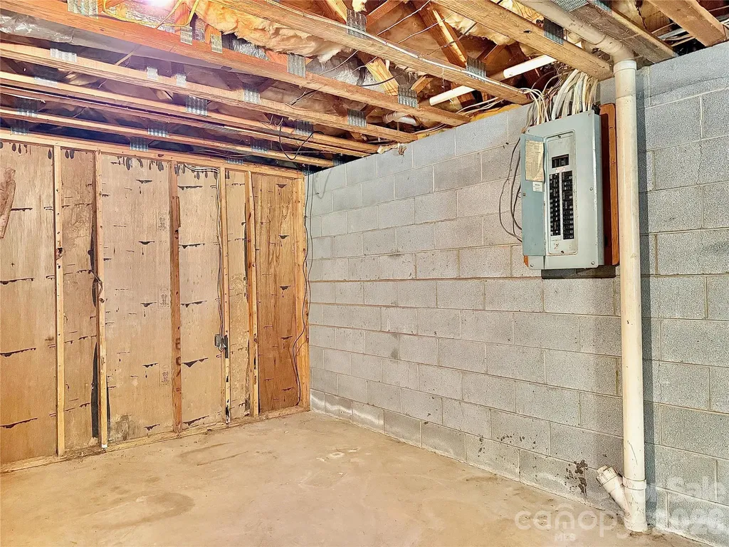 185 Dulaney Drive Nebo NC 28761