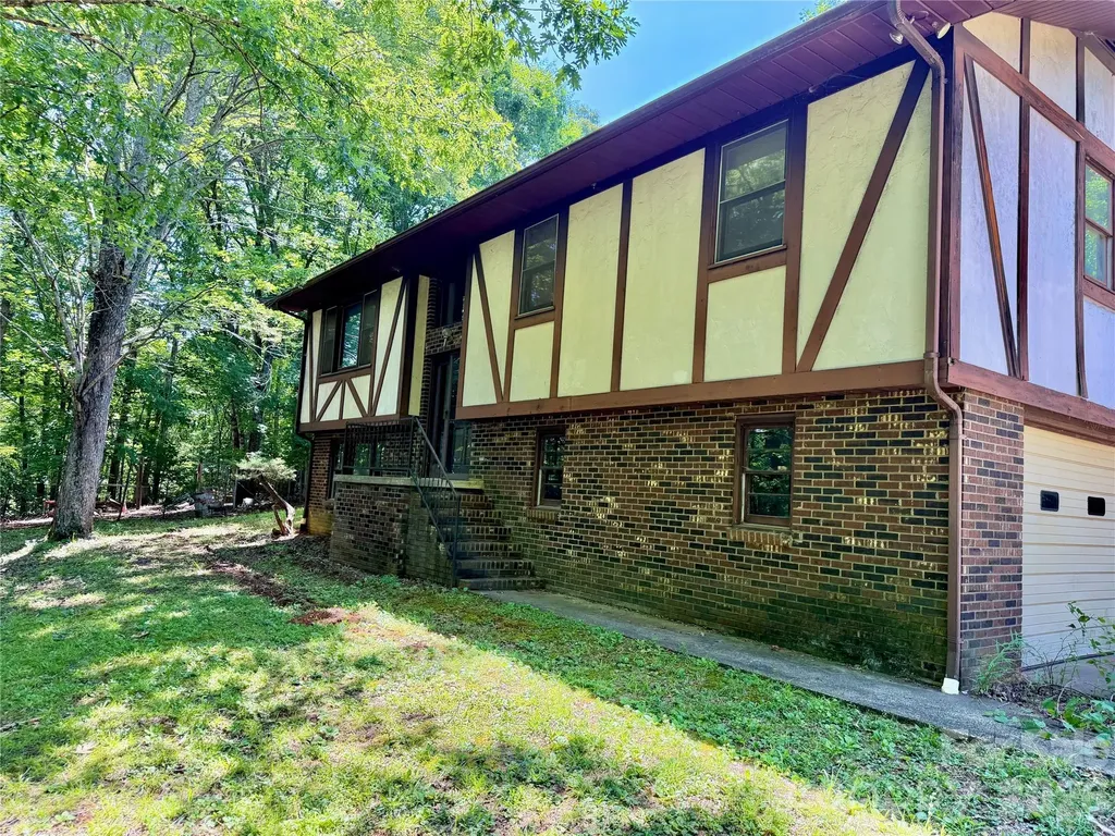 185 Dulaney Drive Nebo NC 28761
